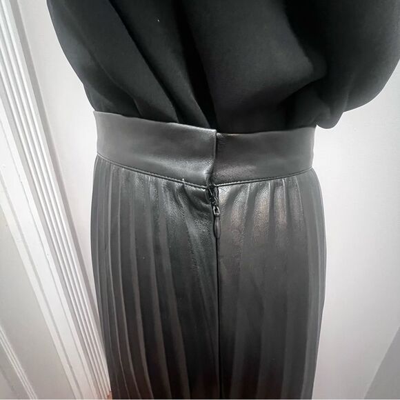 Bishop + Young Presley Vegan pleated Leather Skirt women's size small in black - Picture 12 of 15